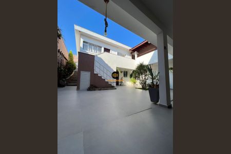 Casa à venda com 3 quartos, 250m² em Jardim das Imbuias, São Paulo