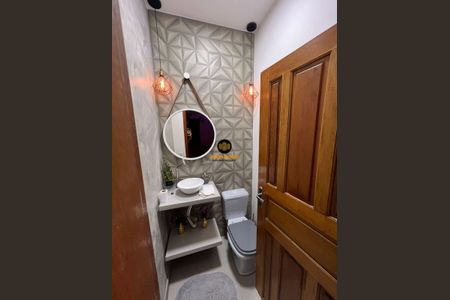 Casa à venda com 3 quartos, 250m² em Jardim das Imbuias, São Paulo