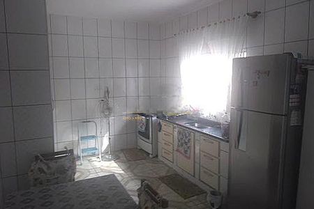 Casa à venda com 4 quartos, 225m² em Km 18, Osasco