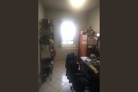 Casa à venda com 4 quartos, 225m² em Km 18, Osasco