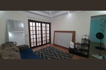 Casa à venda com 128m², 4 quartos e 2 vagas Casa à venda com 128m², 4 quartos e 2 vagasCasa 2 - Sala