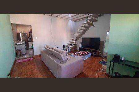 Casa à venda com 128m², 4 quartos e 2 vagas