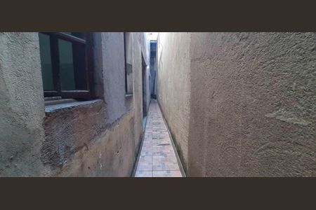 Casa à venda com 128m², 4 quartos e 2 vagas Casa à venda com 128m², 4 quartos e 2 vagasCorredor Externo
