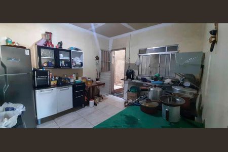 Casa à venda com 128m², 4 quartos e 2 vagas Casa à venda com 128m², 4 quartos e 2 vagasCasa 1 - Cozinha