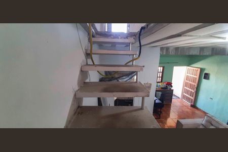 Casa à venda com 128m², 4 quartos e 2 vagas Casa à venda com 128m², 4 quartos e 2 vagasCasa 1 - Acesso ao Quarto