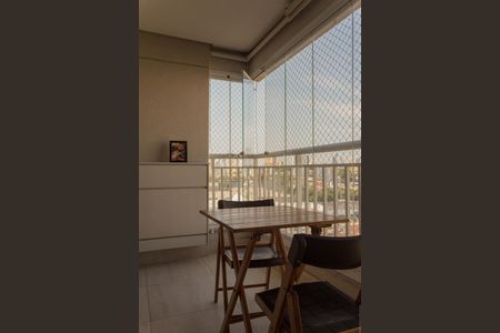 Apartamento à venda com 77m², 2 quartos e 1 vagaVaranda