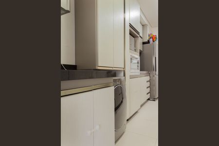 Apartamento à venda com 77m², 2 quartos e 1 vagaÁrea de Serviço