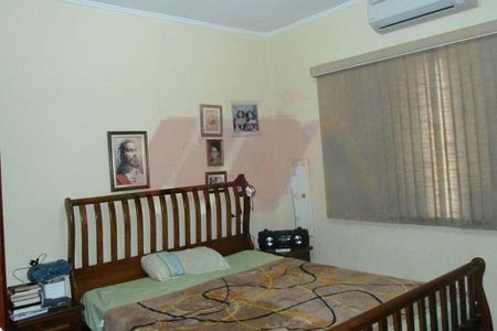 Casa à venda com 5 quartos, 235m² em Vila Romero, São Paulo