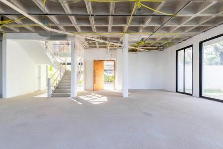 Casa à venda com 4 quartos, 1034m² em Santo Amaro, São Paulo