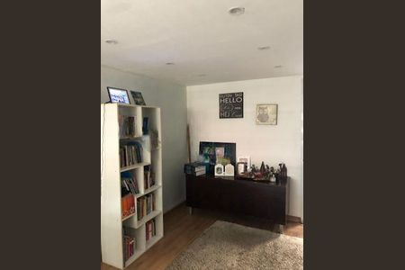 Casa à venda com 3 quartos, 240m² em Jardim Santa Emilia, São Paulo