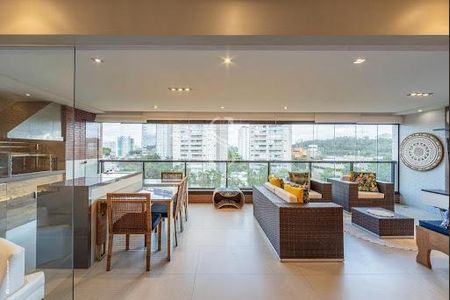 Apartamento à venda com 4 quartos, 210m² em Santo Amaro, São Paulo