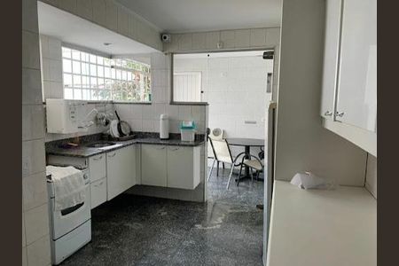 Casa à venda com 290m², 3 quartos e 2 vagas