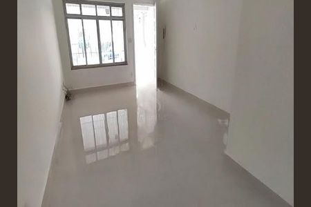 Casa à venda com 122m², 3 quartos e 1 vaga