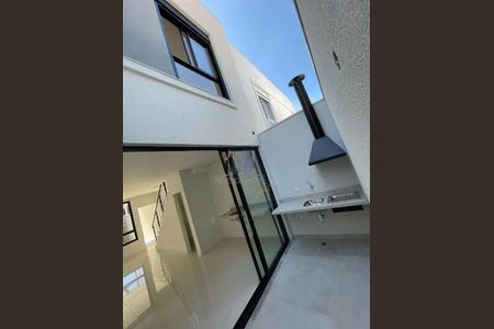 Casa à venda com 3 quartos, 113m² em Cupecê, São Paulo