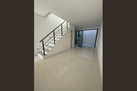 Casa à venda com 3 quartos, 113m² em Cupecê, São Paulo