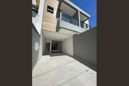 Casa à venda com 3 quartos, 113m² em Cupecê, São Paulo