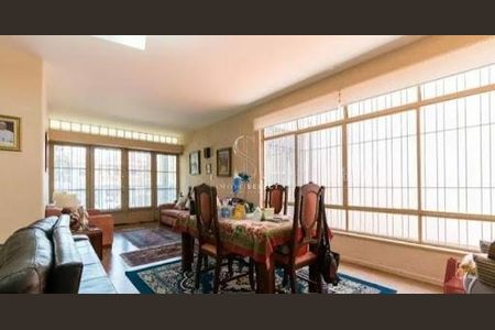 Casa à venda com 4 quartos, 258m² em Mirandópolis, São Paulo