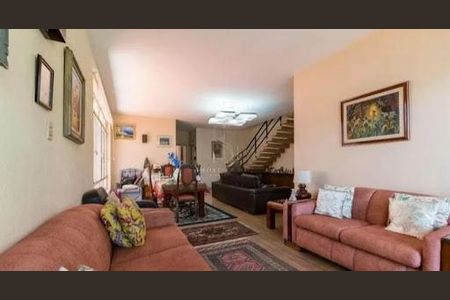 Casa à venda com 4 quartos, 258m² em Mirandópolis, São Paulo