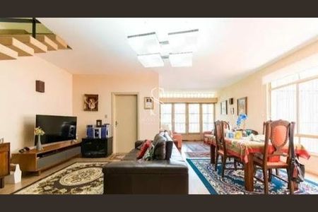 Casa à venda com 4 quartos, 258m² em Mirandópolis, São Paulo