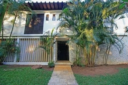 Casa à venda com 4 quartos, 340m² em Vila Madalena, São Paulo
