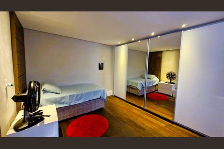 Casa à venda com 3 quartos, 258m² em Vila Alzira, Santo André
