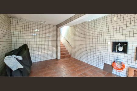 Casa à venda com 2 quartos, 140m² em Cidade Domitila, São Paulo