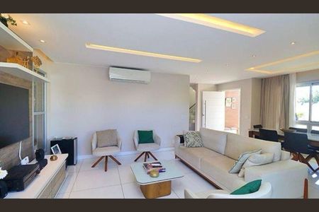Casa à venda com 4 quartos, 210m² em Recreio dos Bandeirantes, Rio de Janeiro