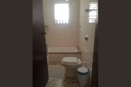 Casa à venda com 230m², 3 quartos e 2 vagas