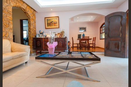 Casa à venda com 4 quartos, 300m² em Piratininga, Niterói