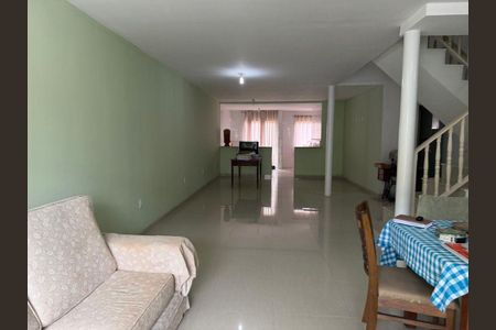 Casa à venda com 3 quartos, 220m² em Piratininga, Niterói
