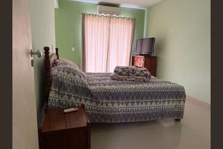 Casa à venda com 3 quartos, 220m² em Piratininga, Niterói