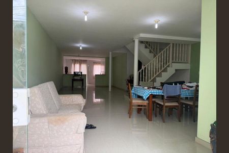 Casa à venda com 3 quartos, 220m² em Piratininga, Niterói