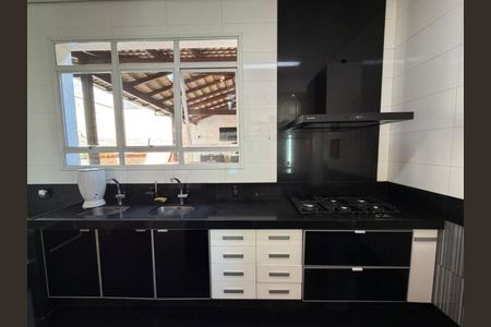 Casa à venda com 3 quartos, 385m² em Jardim Riacho das Pedras, Contagem