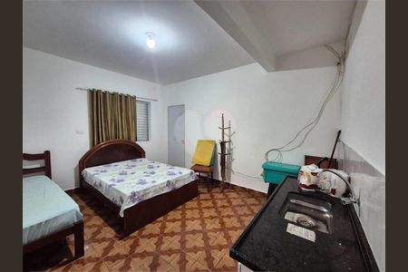 Casa à venda com 3 quartos, 228m² em Cidade Domitila, São Paulo