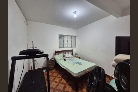 Casa à venda com 3 quartos, 228m² em Cidade Domitila, São Paulo
