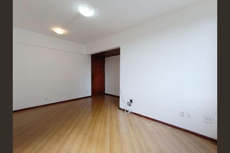 Apartamento à venda com 63m², 2 quartos e 1 vaga
