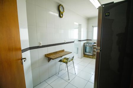 Apartamento para alugar com 92m², 2 quartos e 2 vagasCozinha
