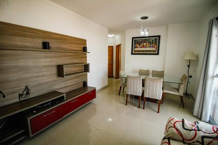 Sala de apartamento para alugar com 2 quartos, 92m² em Guilhermina, Praia Grande