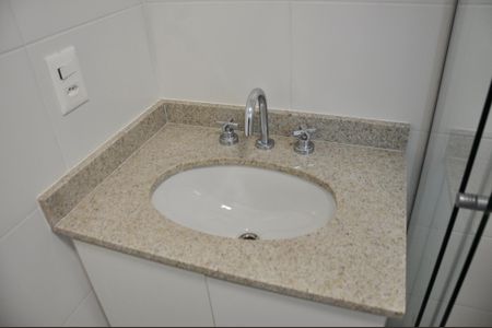 Apartamento para alugar com 85m², 3 quartos e 2 vagasDetalhe - Banheiro Social