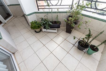Apartamento à venda com 100m², 3 quartos e 4 vagasVaranda