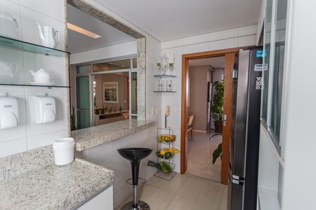 Apartamento à venda com 153m², 4 quartos e 3 vagasCozinha