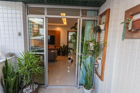 Apartamento à venda com 153m², 4 quartos e 3 vagasVaranda