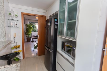 Apartamento à venda com 153m², 4 quartos e 3 vagasCozinha