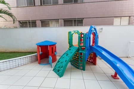 Apartamento à venda com 153m², 4 quartos e 3 vagasÁrea comum - Playground