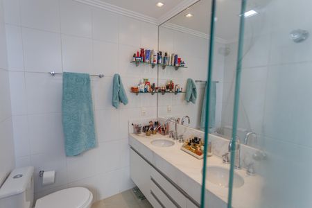 Apartamento à venda com 153m², 4 quartos e 3 vagasBanheiro da Suíte 1