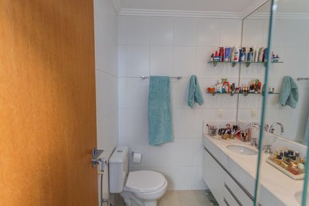 Apartamento à venda com 153m², 4 quartos e 3 vagasBanheiro da Suíte 1