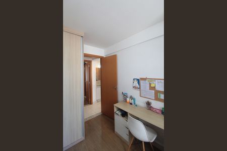 Apartamento à venda com 77m², 3 quartos e 1 vagaQuarto 2
