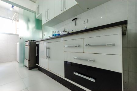 Apartamento à venda com 55m², 2 quartos e 1 vaga Apartamento à venda com 55m², 2 quartos e 1 vagaCozinha