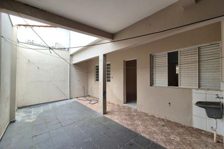 Casa para alugar com 200m², 2 quartos e 4 vagasQuintal 