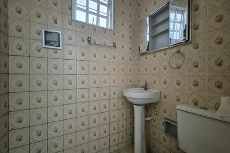Casa para alugar com 200m², 2 quartos e 4 vagasBanheiro da Suíte